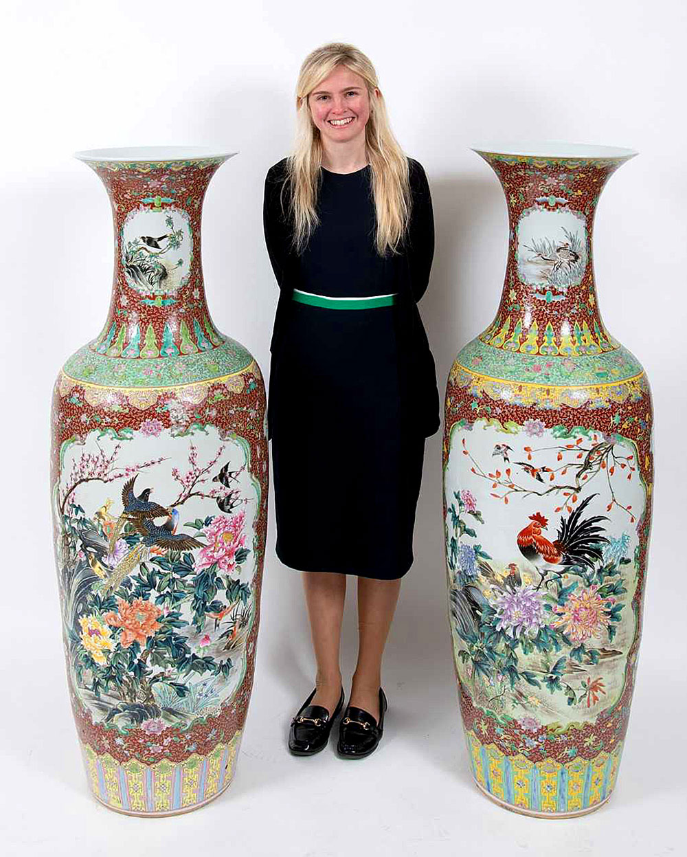 A pair of huge Chinese vases