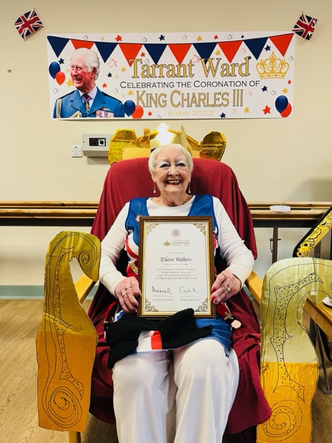 Proud Eileen with her award certificate