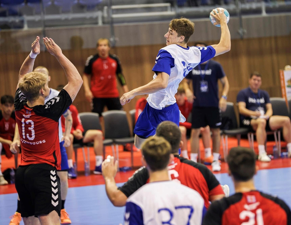 Trent Brothers handball