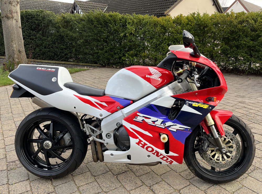 1994 Honda RC45 £40,000-£45,000